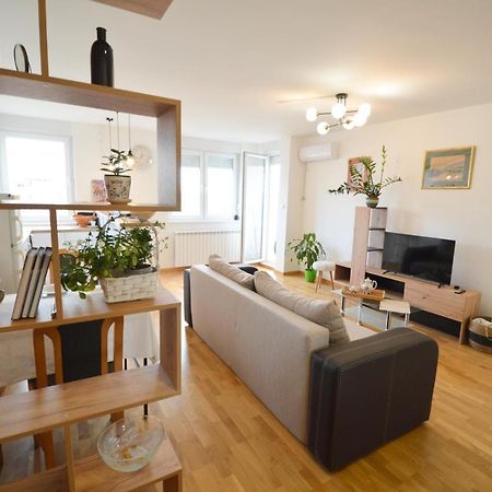 Shine24 - Spacious And Bright Apartment - New Novi Sad Buitenkant foto