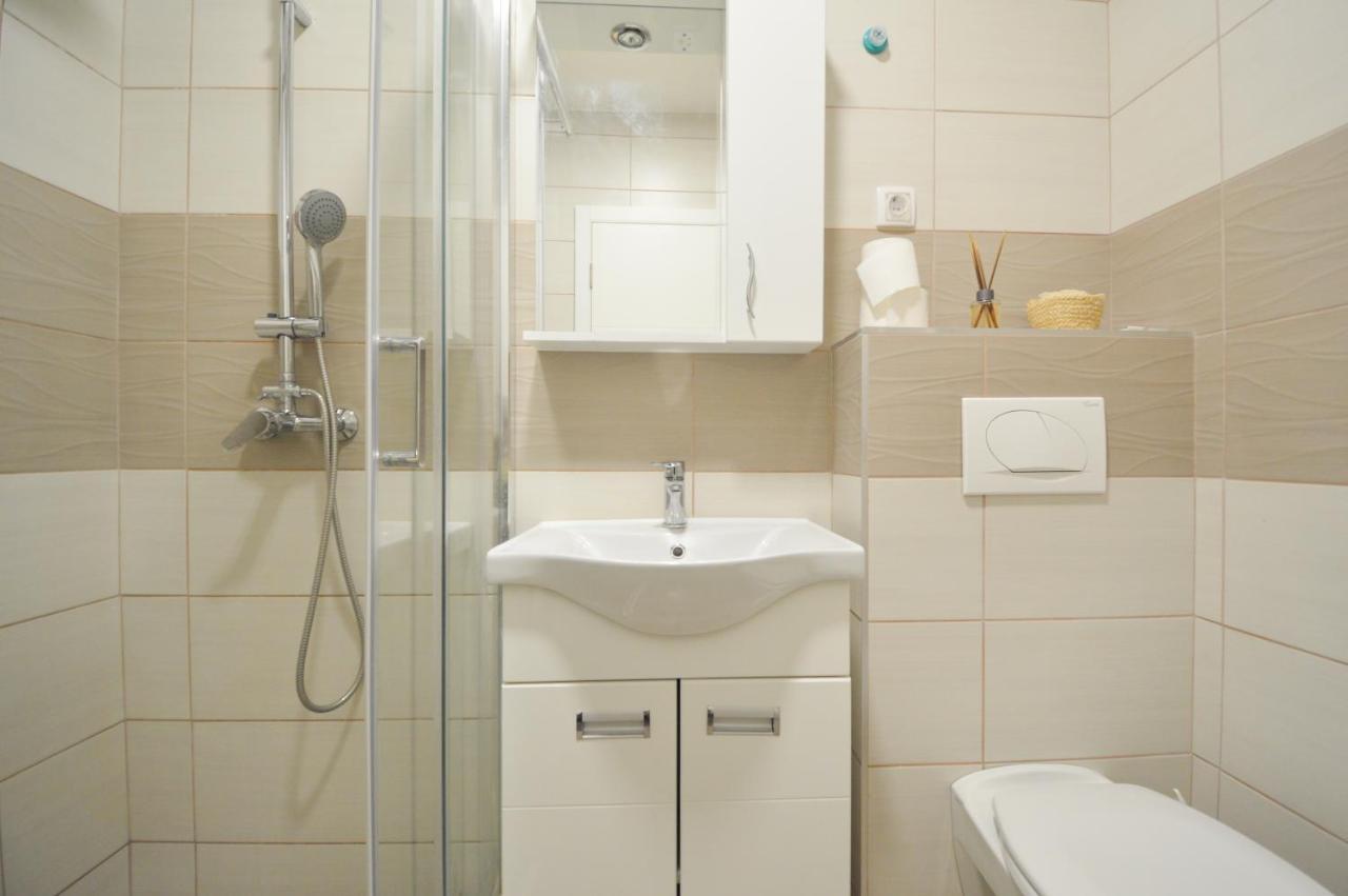 Shine24 - Spacious And Bright Apartment - New Novi Sad Buitenkant foto