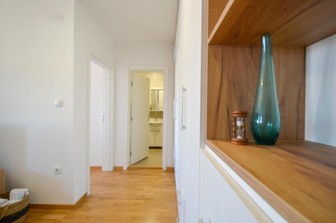 Shine24 - Spacious And Bright Apartment - New Novi Sad Buitenkant foto