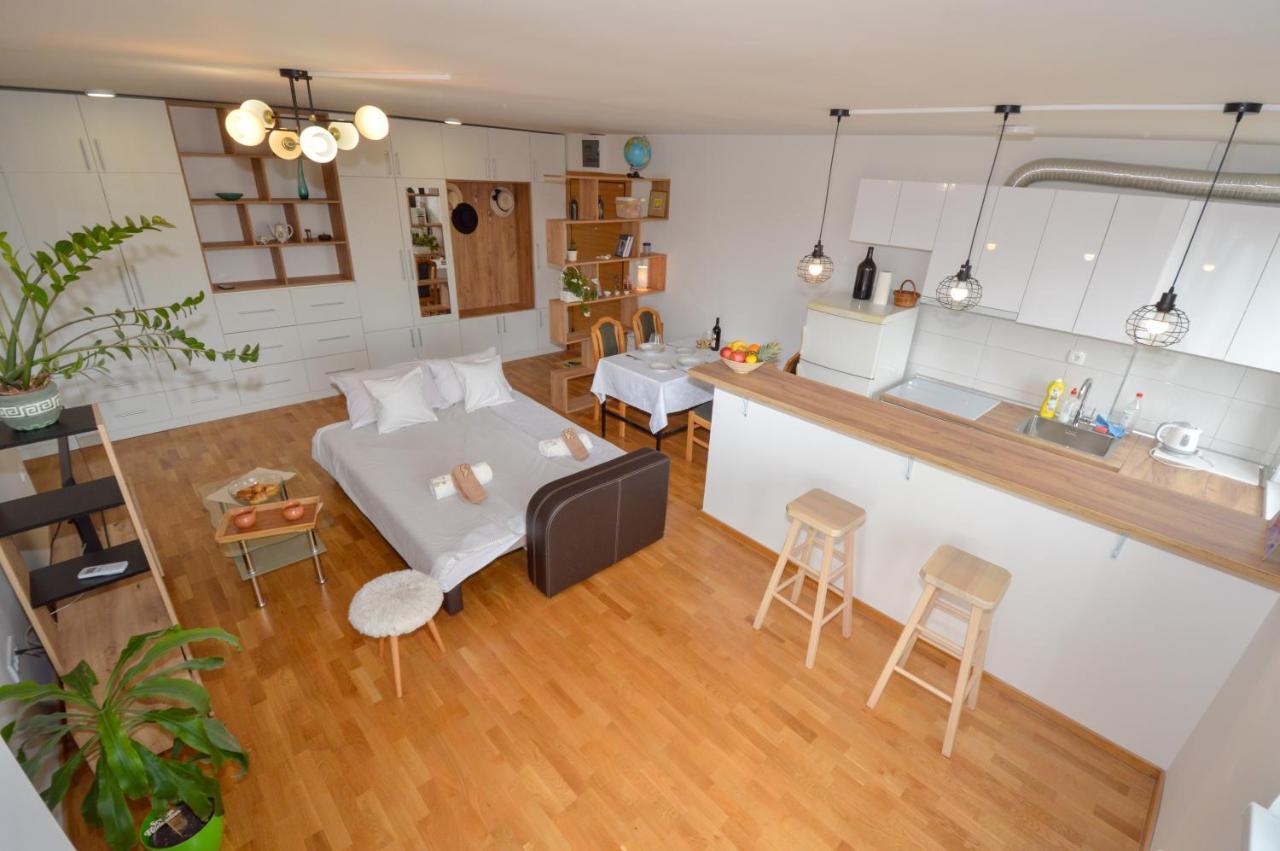 Shine24 - Spacious And Bright Apartment - New Novi Sad Buitenkant foto