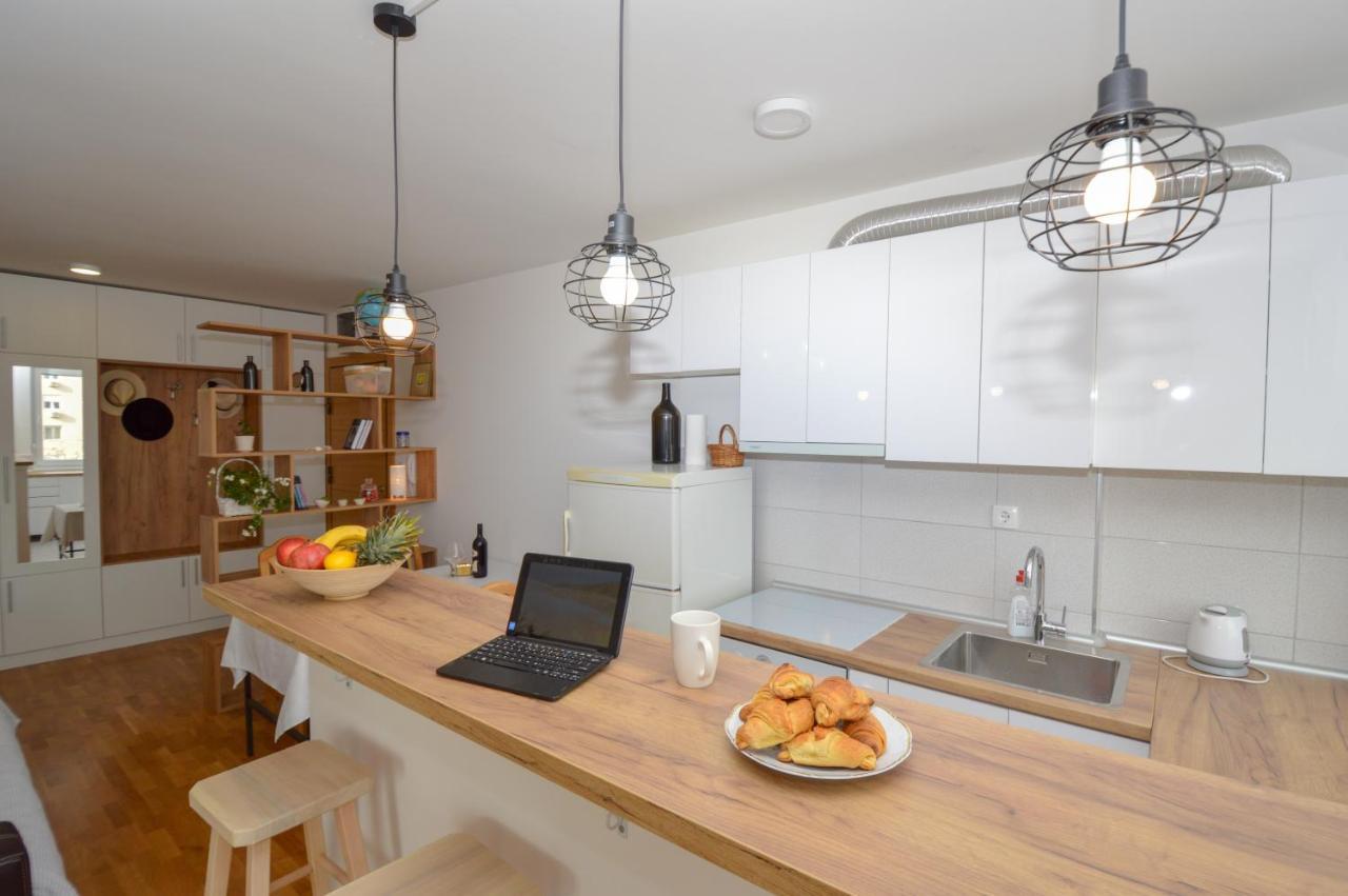 Shine24 - Spacious And Bright Apartment - New Novi Sad Buitenkant foto