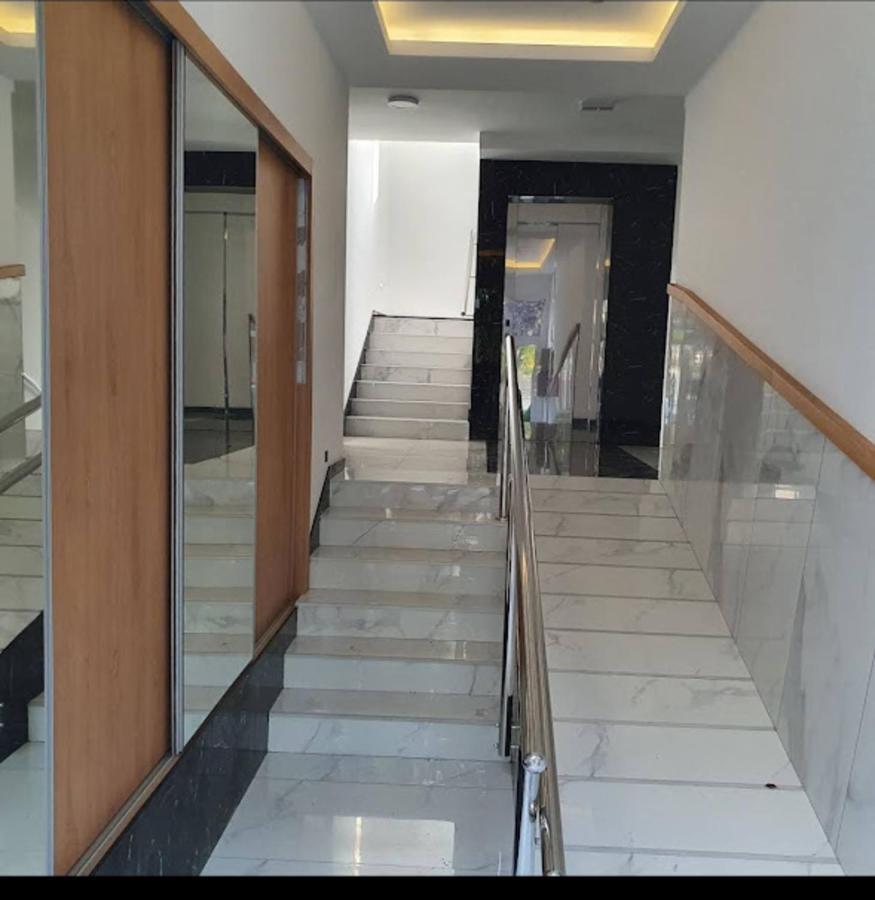 Shine24 - Spacious And Bright Apartment - New Novi Sad Buitenkant foto